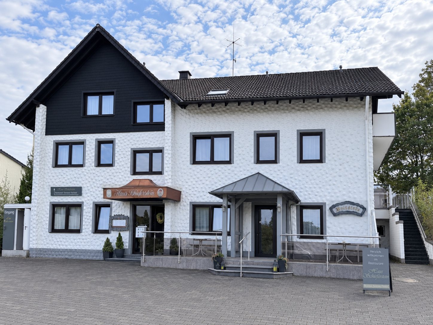 Hotel-Restaurant Haus Schieferstein von au&szlig;en