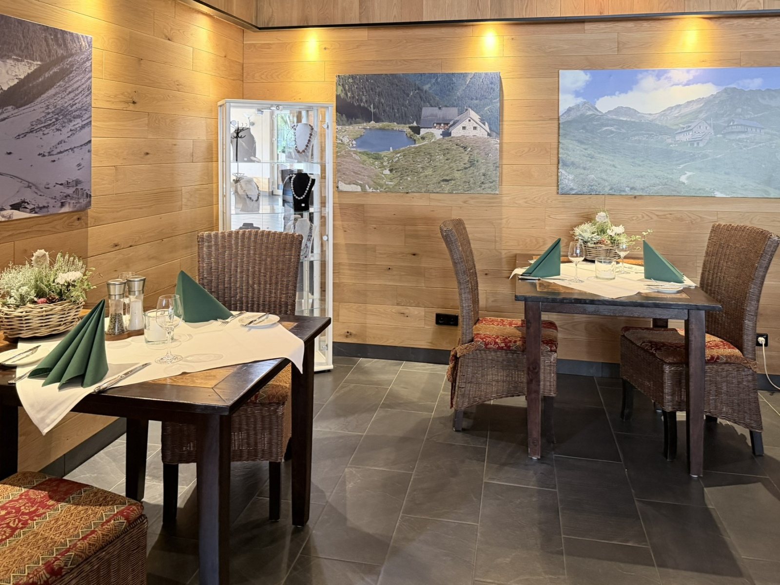 Gastraum im Restaurant Haus Schieferstein